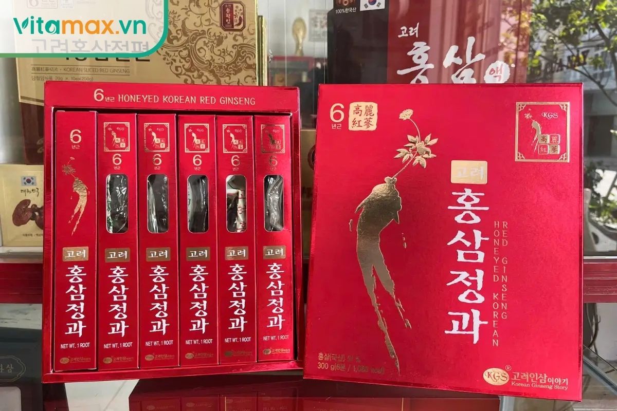 Hộp quà hồng sâm củ tẩm mật ong KGS 6 năm tuổi chính hãng Hàn Quốc màu đỏ.