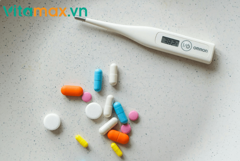 người đang bị cảm mạo phát sốt