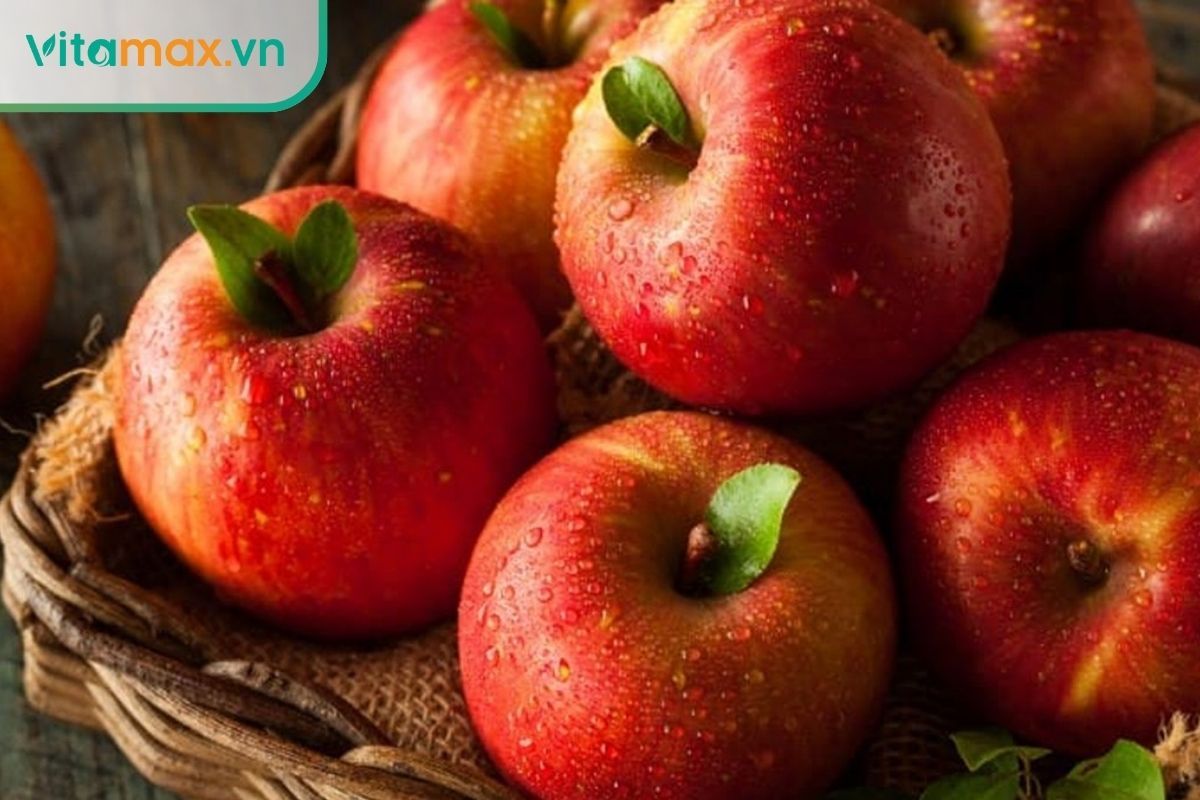 Ăn táo giúp nuôi dưỡng lợi khuẩn đường ruột, từ đó cải thiện tình trạng gan nhiễm mỡ và giảm viêm toàn thân.