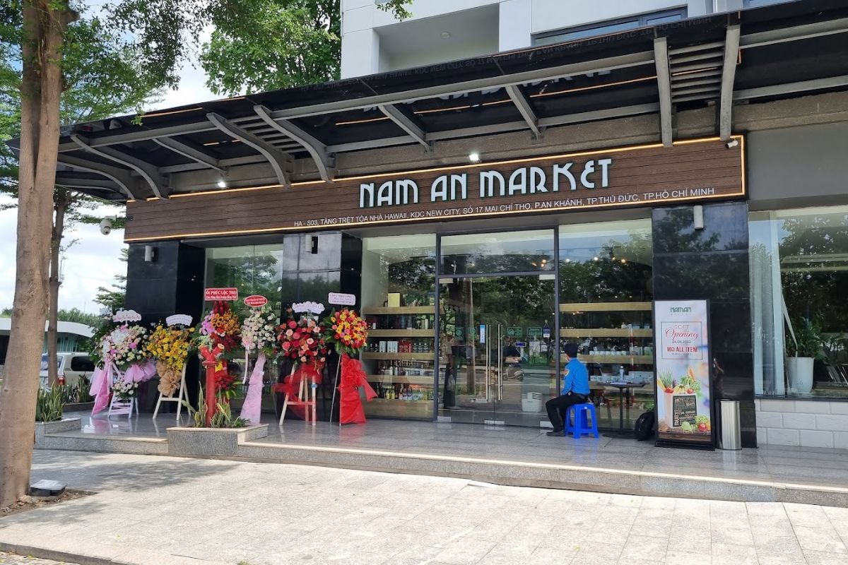 Cửa hàng Nam An Market tại TP.HCM, địa chỉ mua mật ong Manuka uy tín cho gia đình.