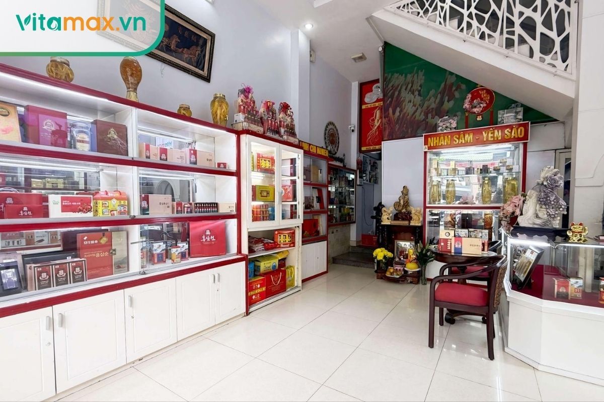 không gian trưng bày các sản phẩm cao hồng sâm hàn quốc chính hãng tại showroom vitamax