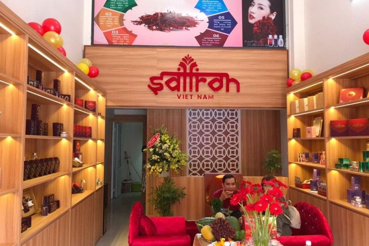 Không gian bên trong một showroom Saffron Việt Nam.