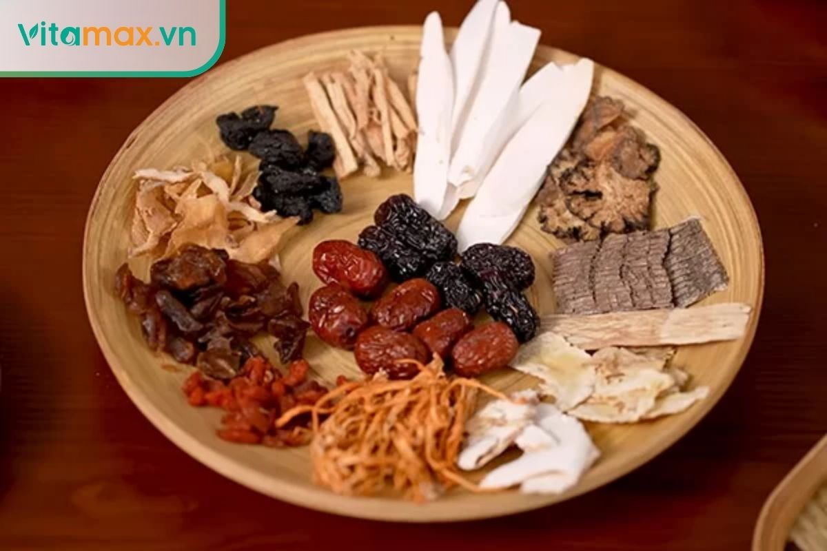 ia vị gà hầm sâm thuốc bắc tiện lợi giúp nấu ăn nhanh chóng mà vẫn bổ dưỡng.