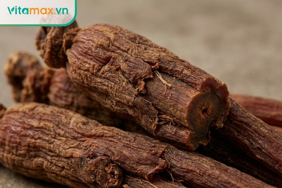 củ hồng sâm khô hàn quốc 6 năm tuổi chất lượng cao thân chắc màu nâu đỏ