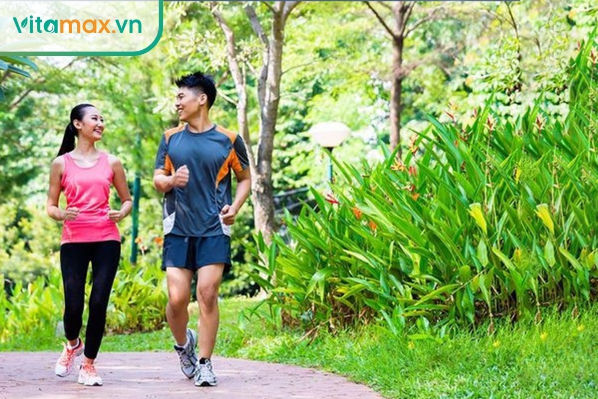 kết hợp lối sống lành mạnh khi sử dụng tinh dầu thông đỏ