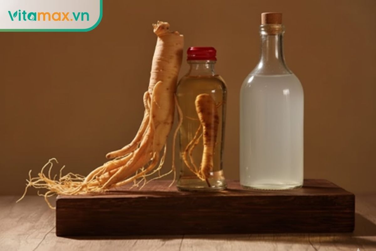 bình rượu sâm Hàn Quốc ngâm cùng nhân sâm tươi và rượu gạo truyền thống