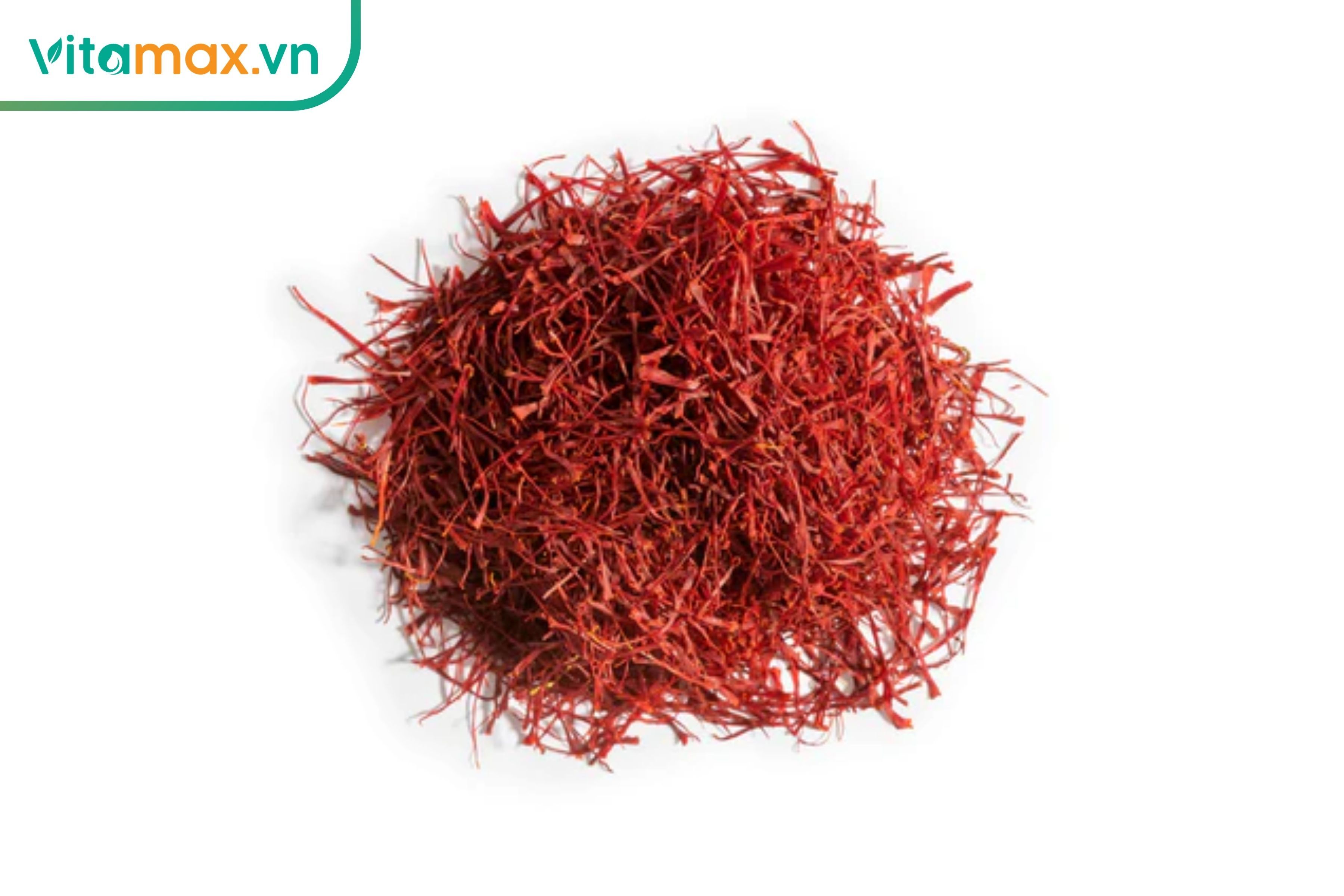 Sợi saffron Super Negin đỏ thẫm, dài và ít chân vàng, minh họa dòng nhụy hoa nghệ tây cao cấp.