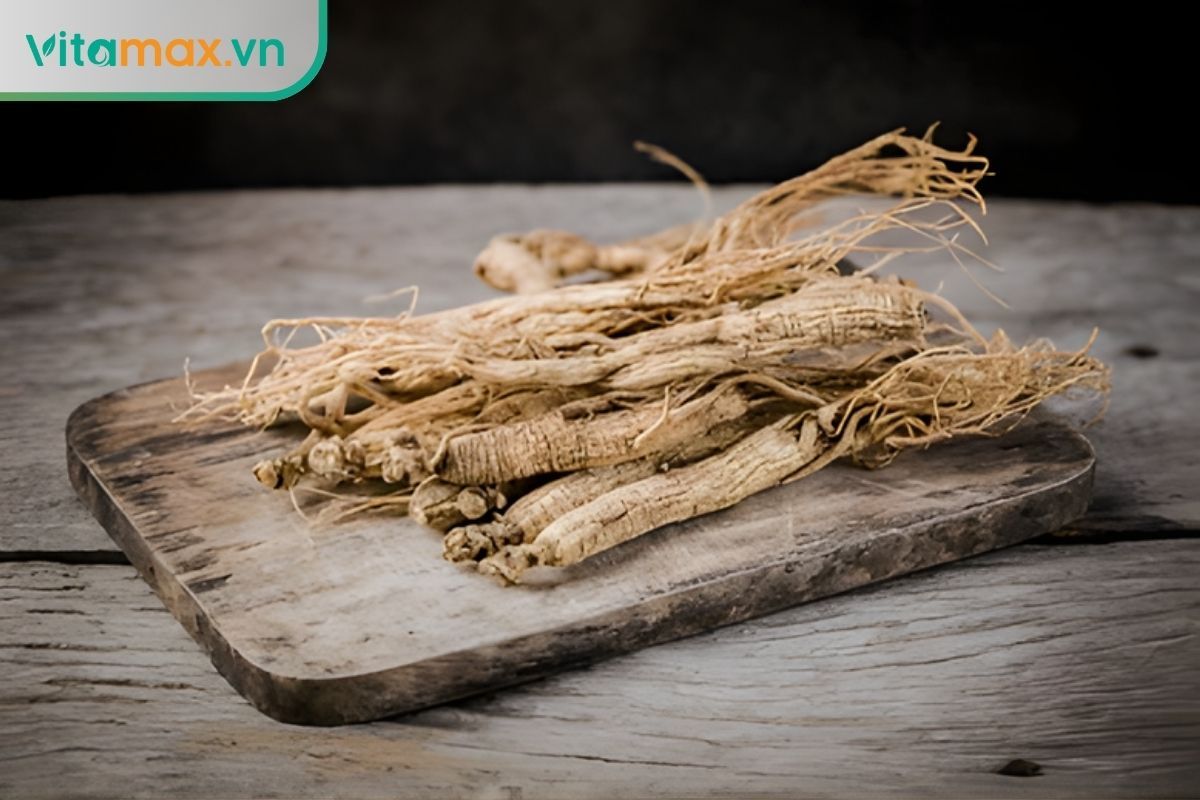 ủ sâm Hàn Quốc thật 6 năm tuổi có màu vàng ngà và thân củ cân đối