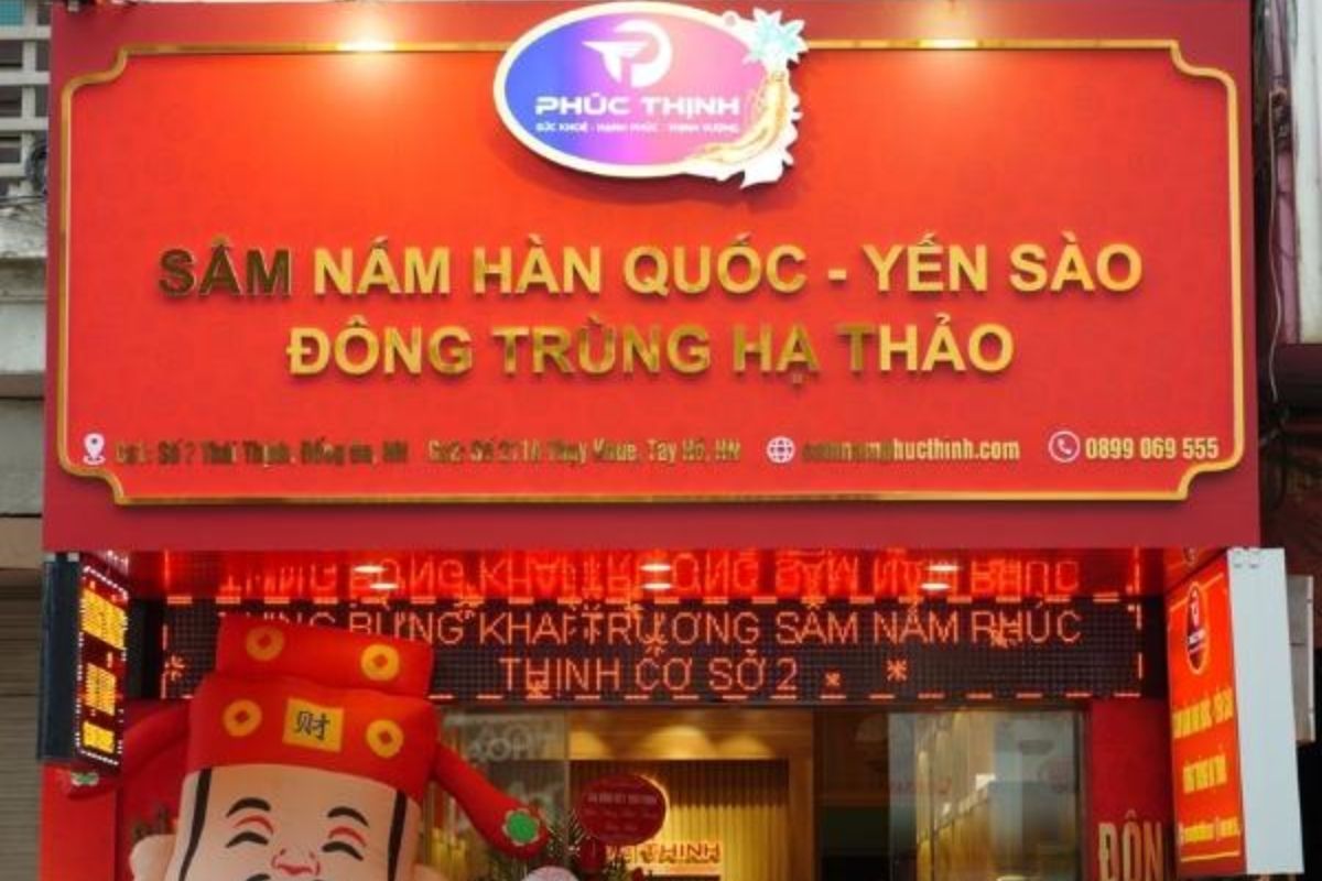 Mặt tiền cửa hàng Sâm Nấm Phúc Thịnh với bảng hiệu sâm nấm Hàn Quốc và đông trùng hạ thảo