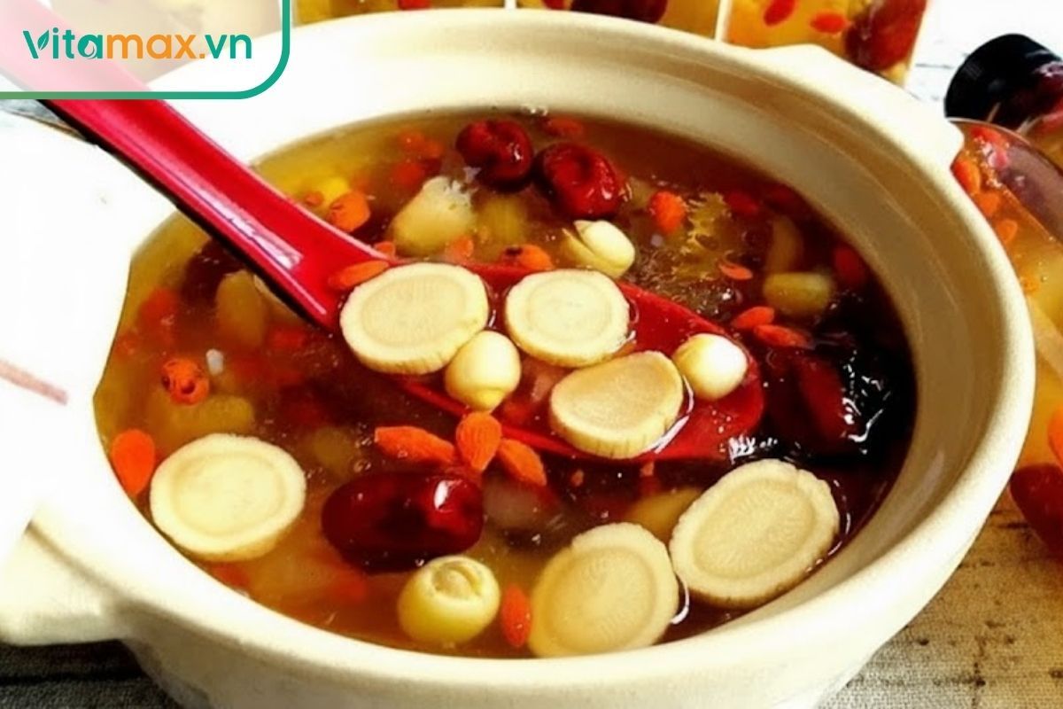 Sâm tươi Hàn Quốc hầm thảo dược dưỡng sinh