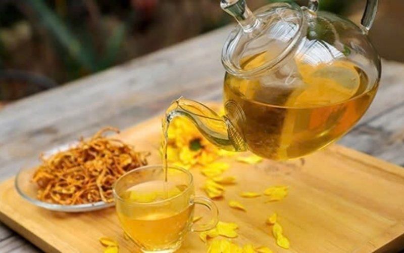 uống đông trùng hạ thảo có nóng không