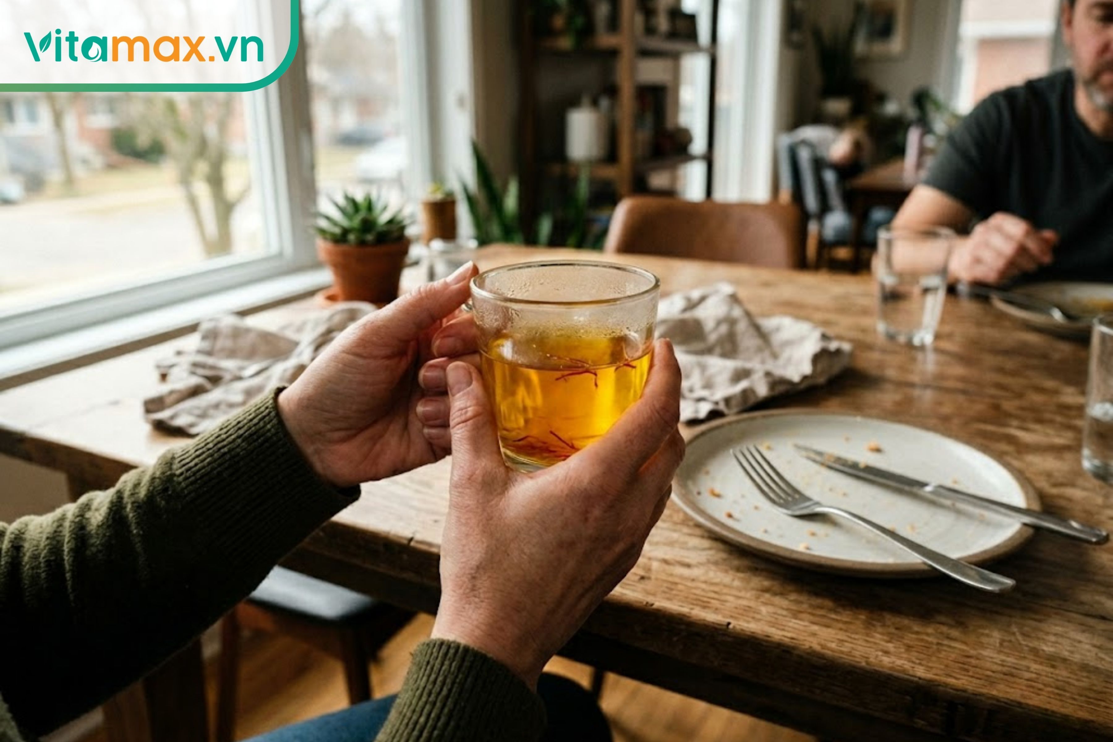 Thói quen uống một ly saffron sau bữa ăn giúp bảo vệ lớp niêm mạc dạ dày và tránh cảm giác cồn cào hiệu quả.