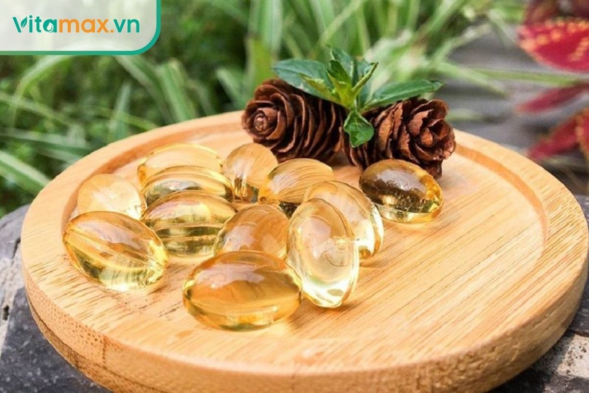 Viên nang tinh dầu thông đỏ thật màu vàng nhạt